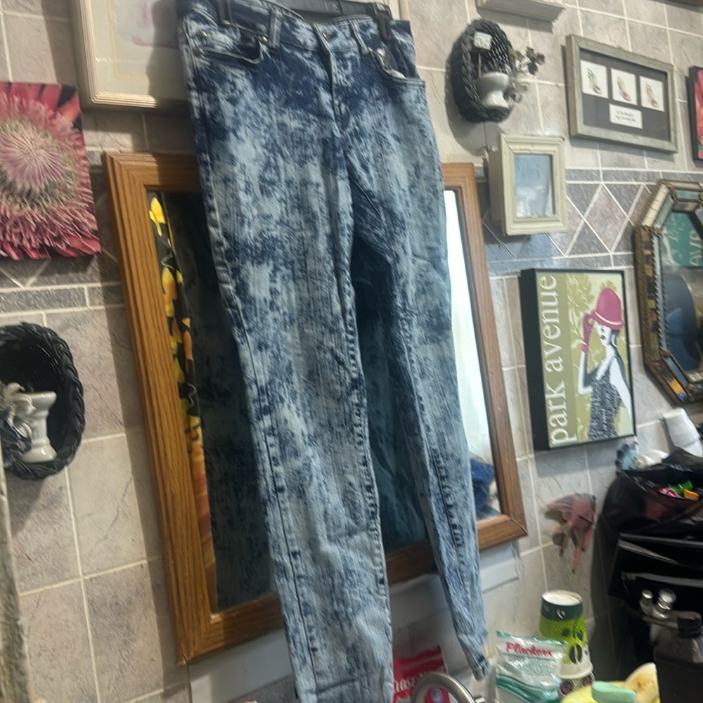 Miley Cyrus max aria jeans